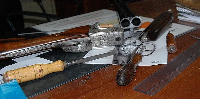 atelier de réparation des armes,restauration épée