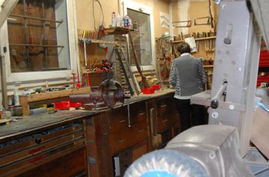 atelier fabrication des projecteurs hypodermiques