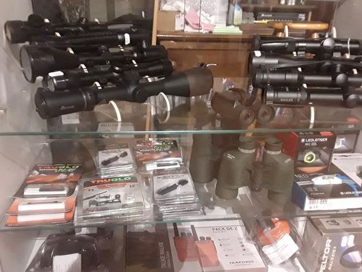 fusils semi automatique atelier de réparation des armes de chasse ,d' outillages