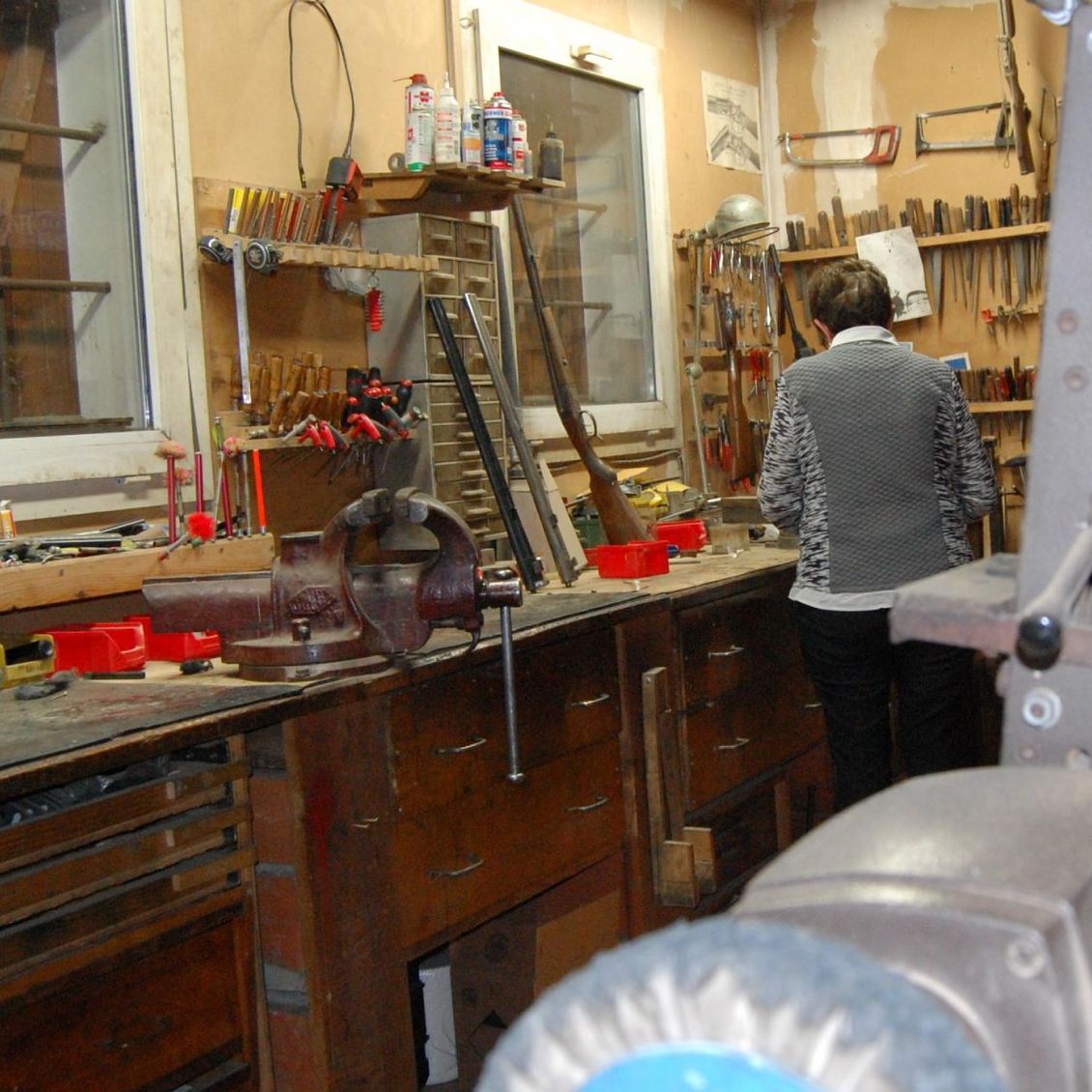 atelier fabrication des projecteurs hypodermiques